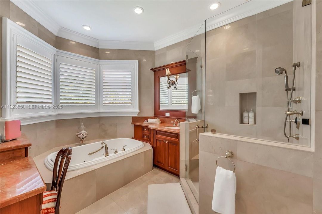 На продажу: $3,850,000 (5 спален, 6 ванн, 5405 Квадратных фут)