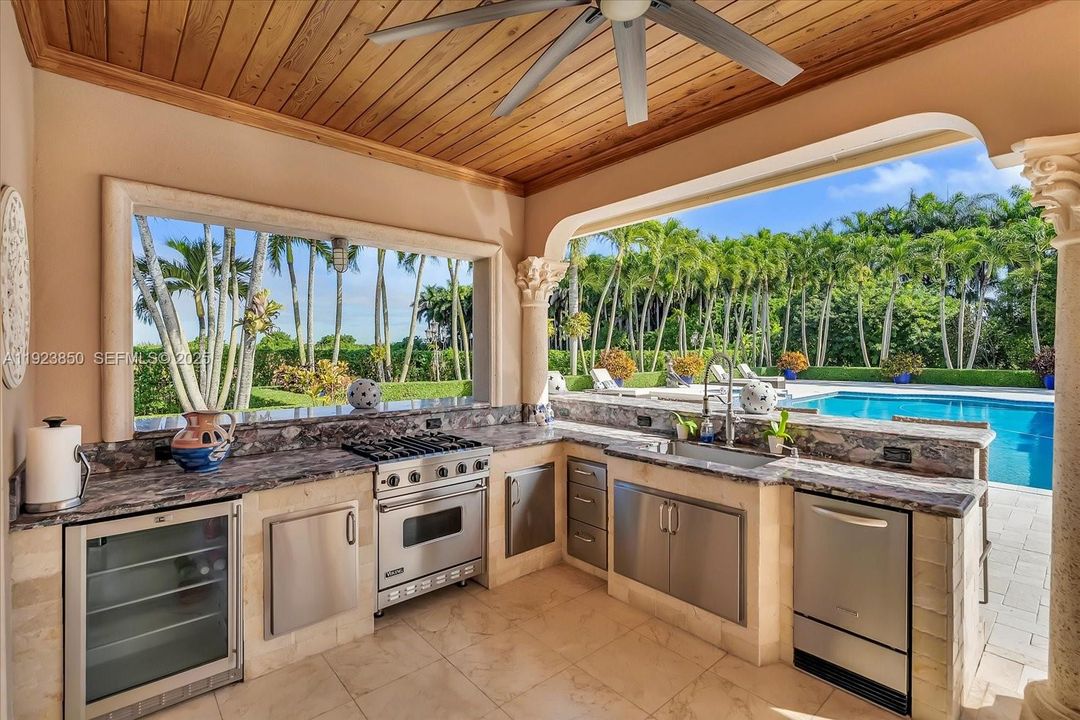 На продажу: $3,850,000 (5 спален, 6 ванн, 5405 Квадратных фут)