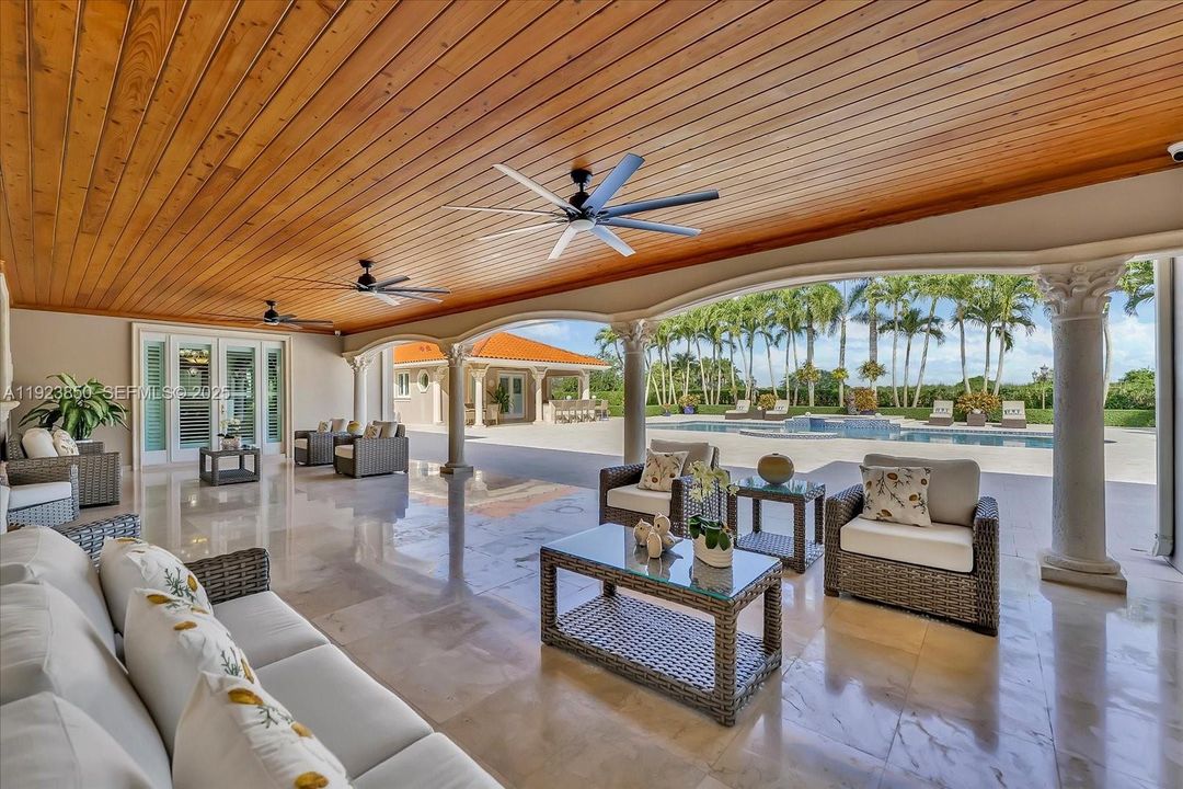 На продажу: $3,850,000 (5 спален, 6 ванн, 5405 Квадратных фут)