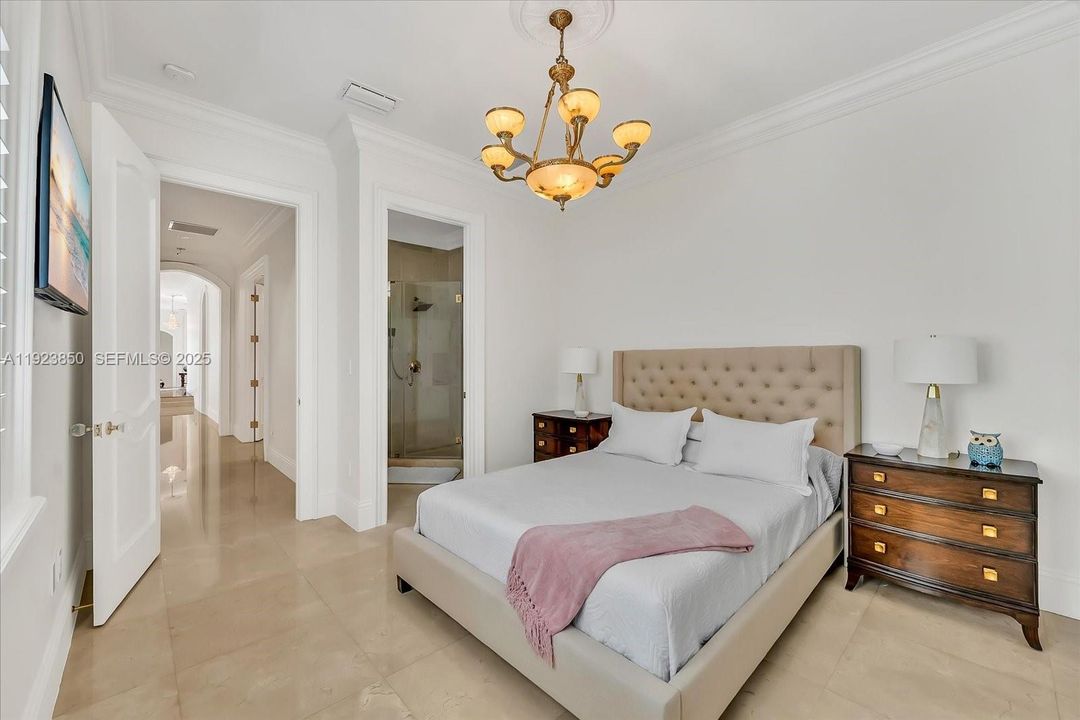 На продажу: $3,850,000 (5 спален, 6 ванн, 5405 Квадратных фут)