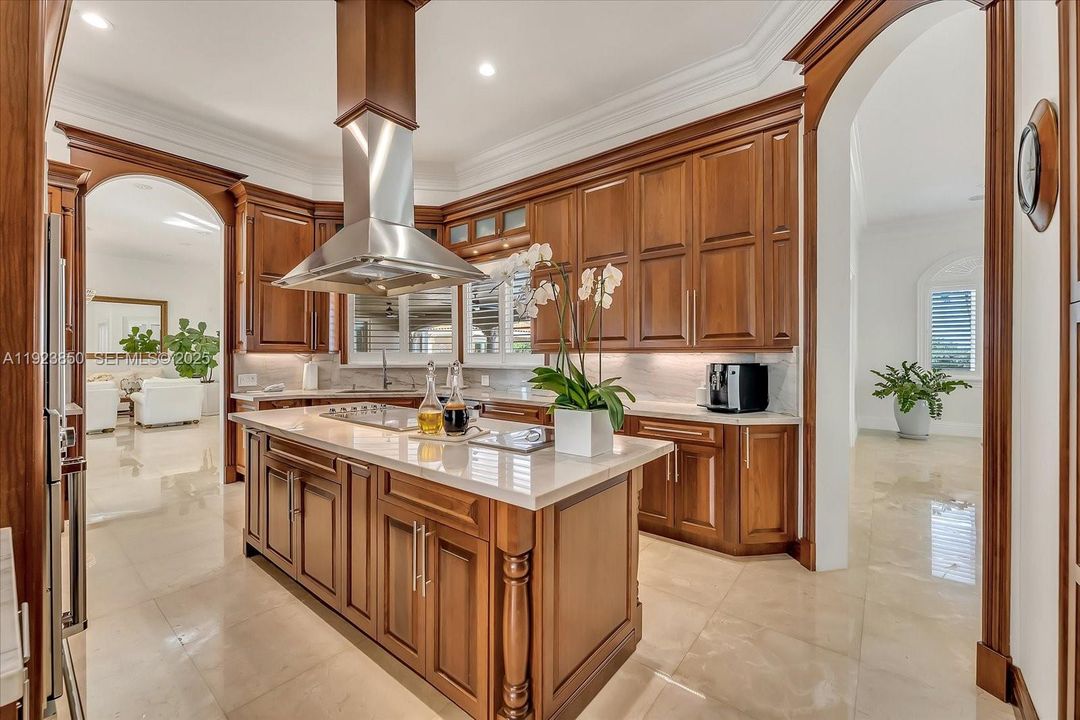 На продажу: $3,850,000 (5 спален, 6 ванн, 5405 Квадратных фут)