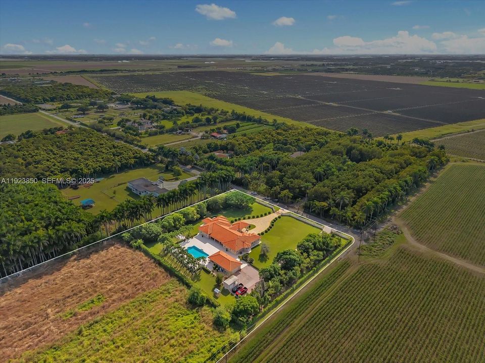 На продажу: $3,850,000 (5 спален, 6 ванн, 5405 Квадратных фут)