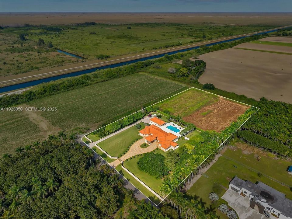 На продажу: $3,850,000 (5 спален, 6 ванн, 5405 Квадратных фут)