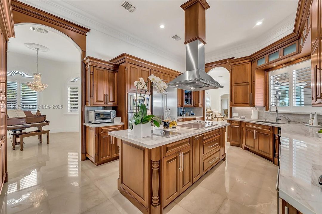 На продажу: $3,850,000 (5 спален, 6 ванн, 5405 Квадратных фут)