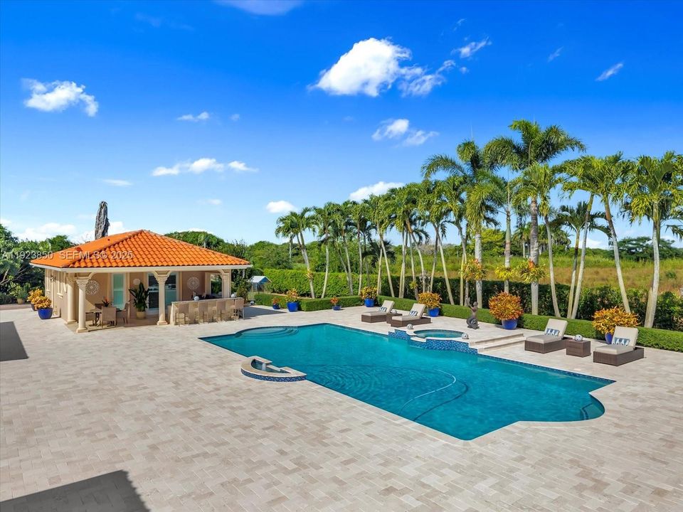 На продажу: $3,850,000 (5 спален, 6 ванн, 5405 Квадратных фут)