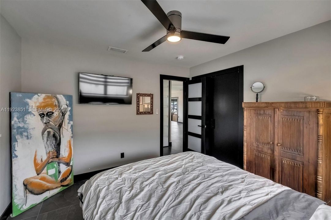 For Rent: $4,500 (3 beds, 2 baths, 1660 Square Feet)