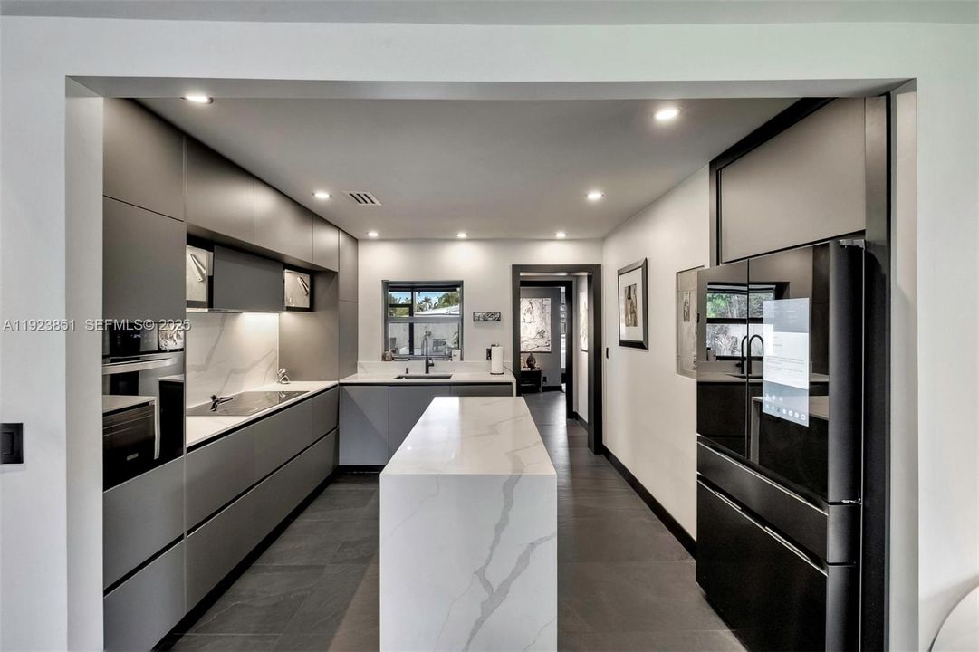 For Rent: $4,500 (3 beds, 2 baths, 1660 Square Feet)