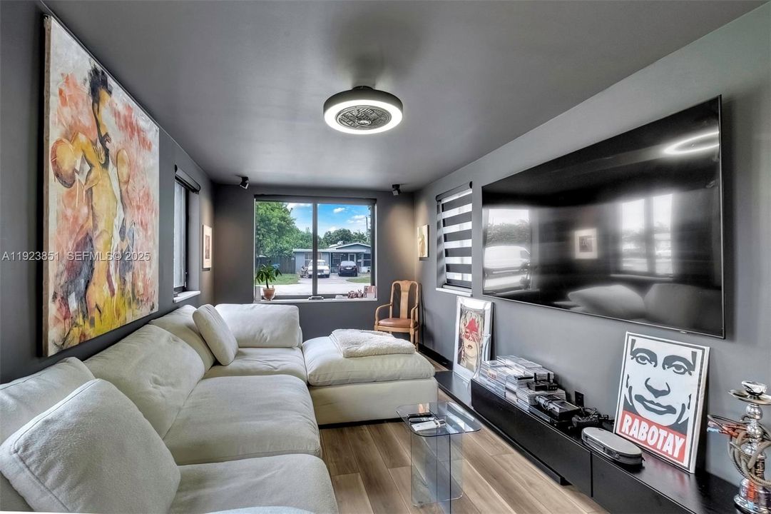 For Rent: $4,500 (3 beds, 2 baths, 1660 Square Feet)