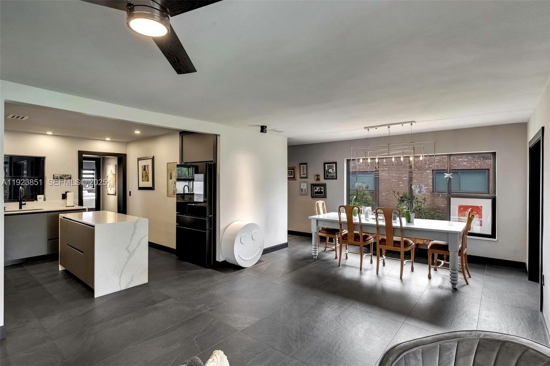 For Rent: $4,500 (3 beds, 2 baths, 1660 Square Feet)