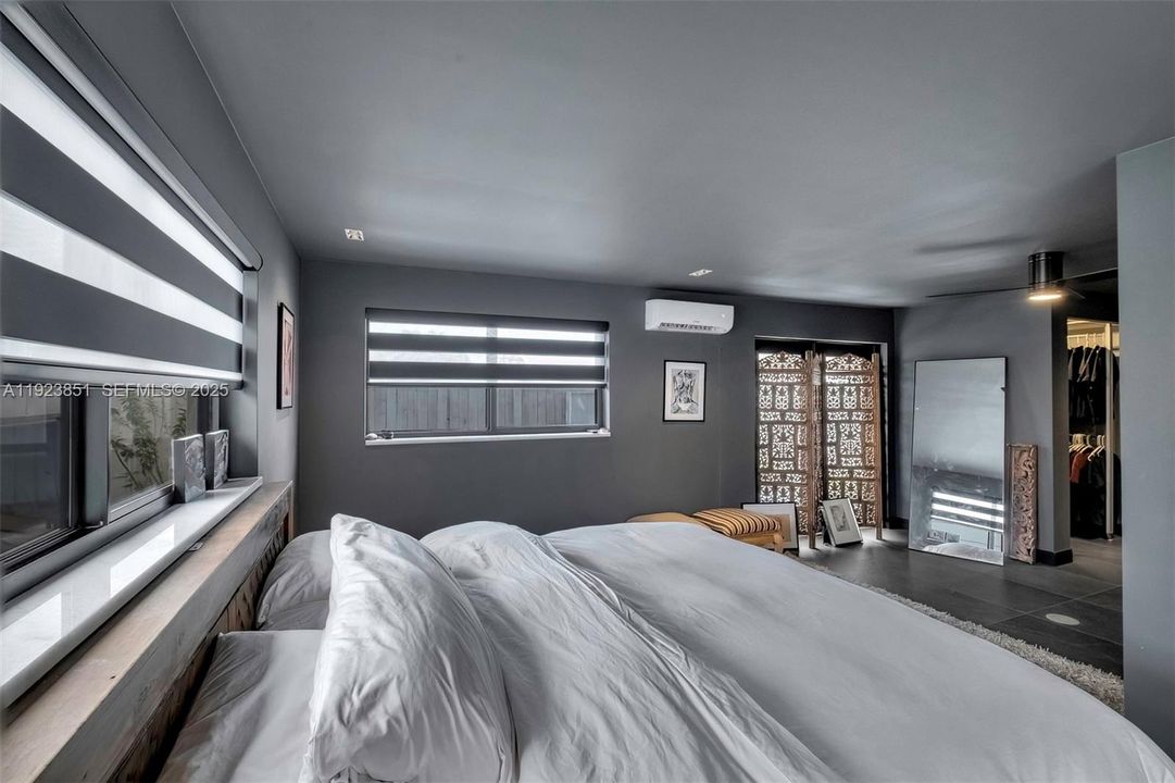 For Rent: $4,500 (3 beds, 2 baths, 1660 Square Feet)