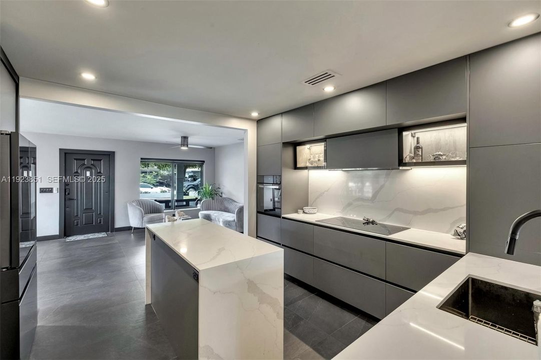 For Rent: $4,500 (3 beds, 2 baths, 1660 Square Feet)