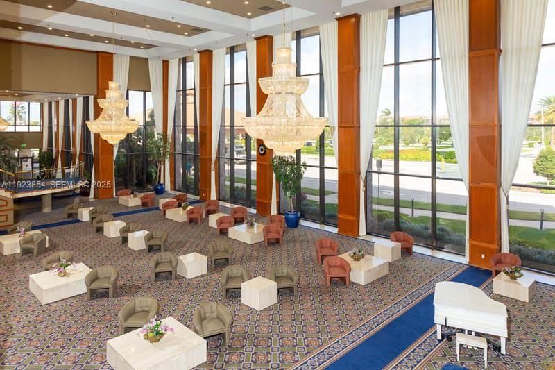 For Rent: $2,500 (2 beds, 2 baths, 1207 Square Feet)