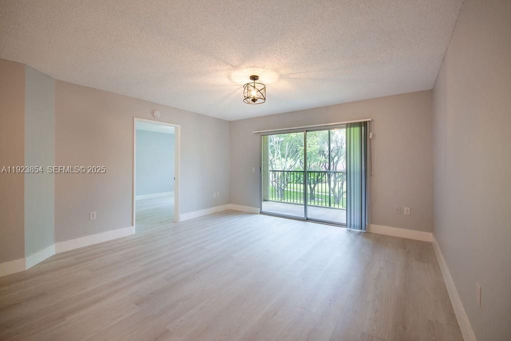 For Rent: $2,500 (2 beds, 2 baths, 1207 Square Feet)