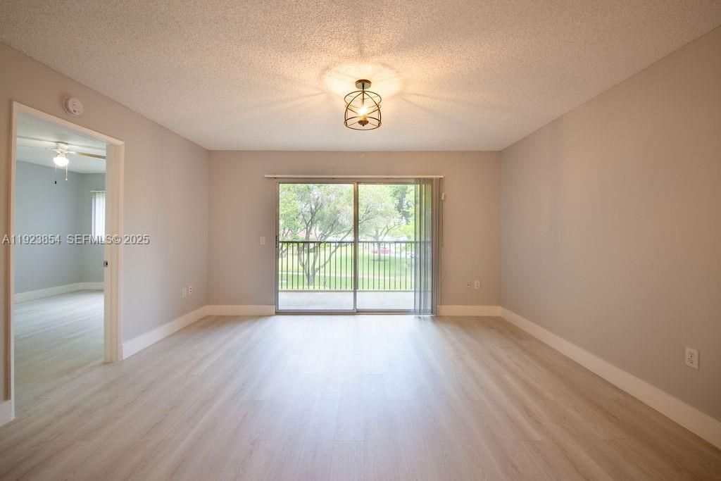 For Rent: $2,500 (2 beds, 2 baths, 1207 Square Feet)