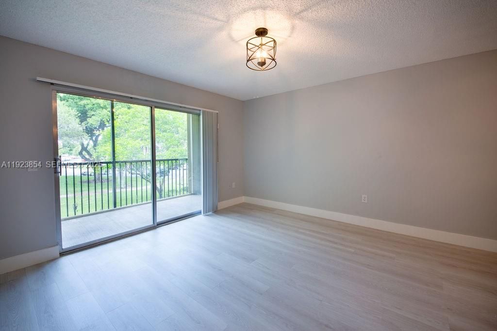 For Rent: $2,500 (2 beds, 2 baths, 1207 Square Feet)