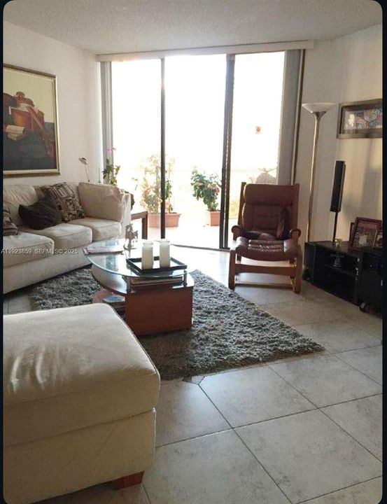 For Rent: $4,000 (3 beds, 2 baths, 1429 Square Feet)