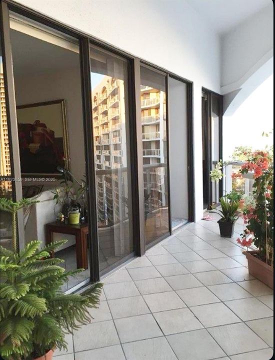 For Rent: $4,000 (3 beds, 2 baths, 1429 Square Feet)