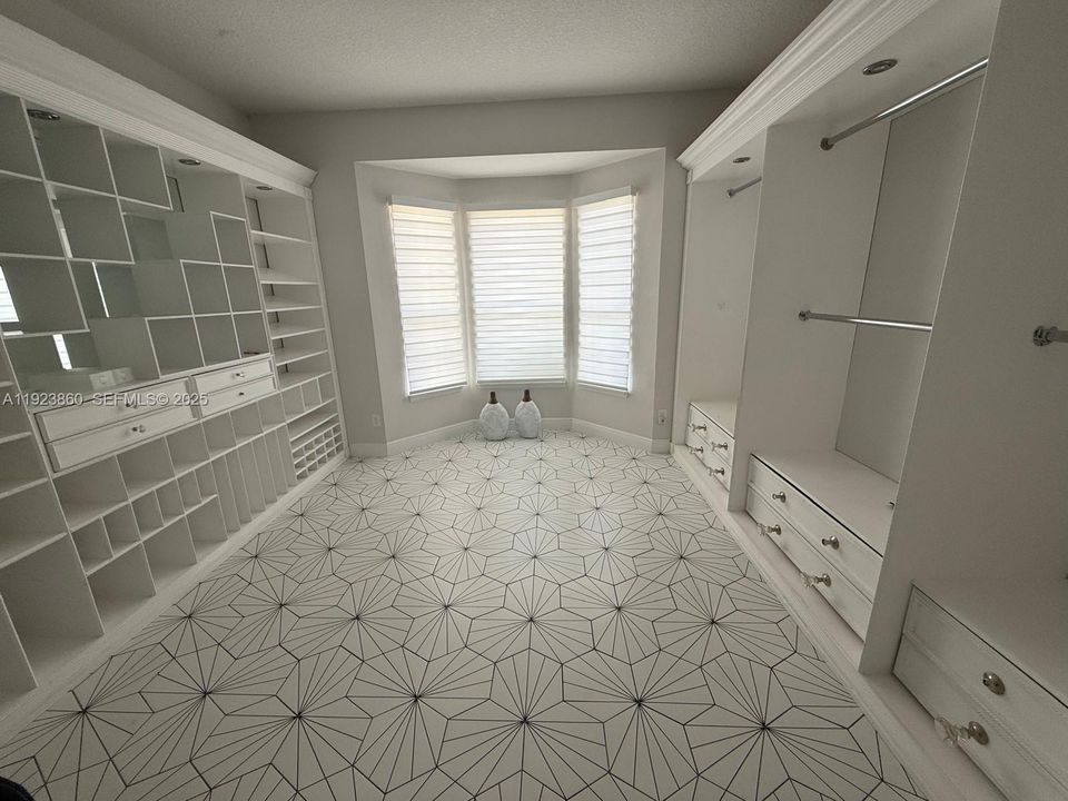 На продажу: $774,900 (5 спален, 3 ванн, 3193 Квадратных фут)