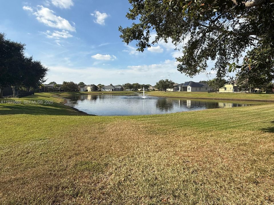 На продажу: $774,900 (5 спален, 3 ванн, 3193 Квадратных фут)