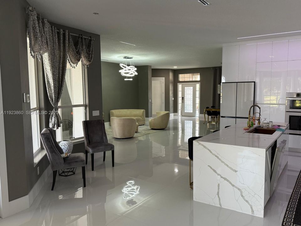 На продажу: $774,900 (5 спален, 3 ванн, 3193 Квадратных фут)