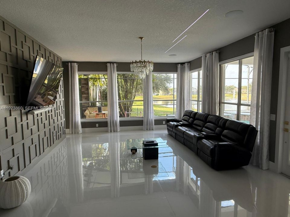 На продажу: $774,900 (5 спален, 3 ванн, 3193 Квадратных фут)