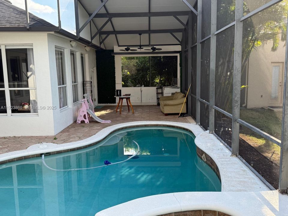 На продажу: $774,900 (5 спален, 3 ванн, 3193 Квадратных фут)