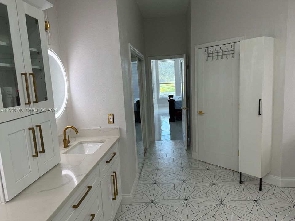 На продажу: $774,900 (5 спален, 3 ванн, 3193 Квадратных фут)