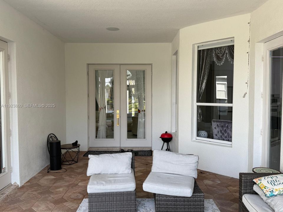 На продажу: $774,900 (5 спален, 3 ванн, 3193 Квадратных фут)