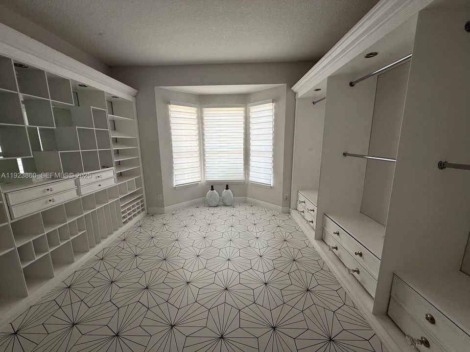 На продажу: $774,900 (5 спален, 3 ванн, 3193 Квадратных фут)