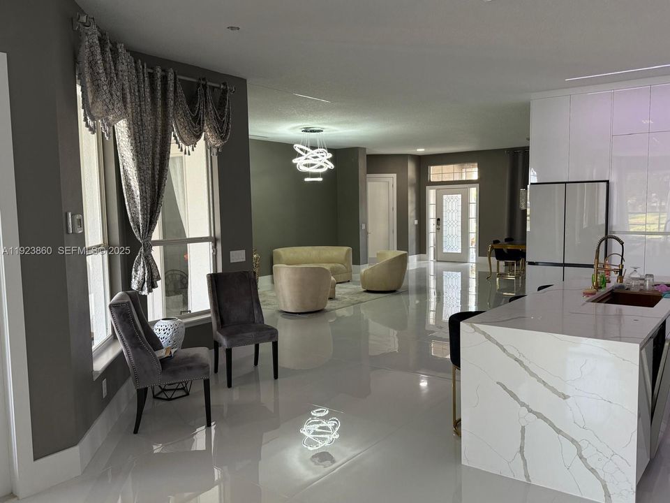 На продажу: $774,900 (5 спален, 3 ванн, 3193 Квадратных фут)