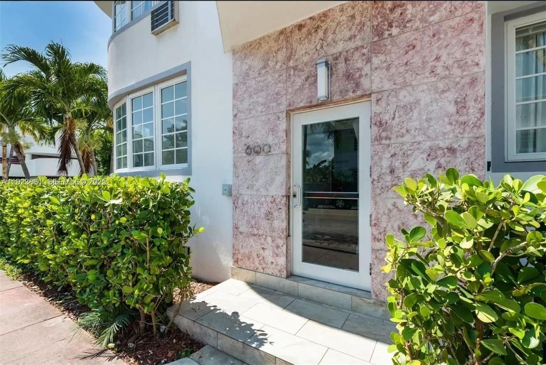 For Rent: $1,998 (0 beds, 1 baths, 500 Square Feet)