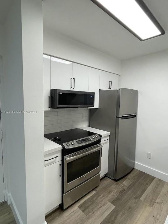 For Rent: $1,899 (1 beds, 1 baths, 719 Square Feet)