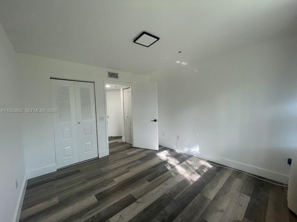 For Rent: $1,899 (1 beds, 1 baths, 719 Square Feet)