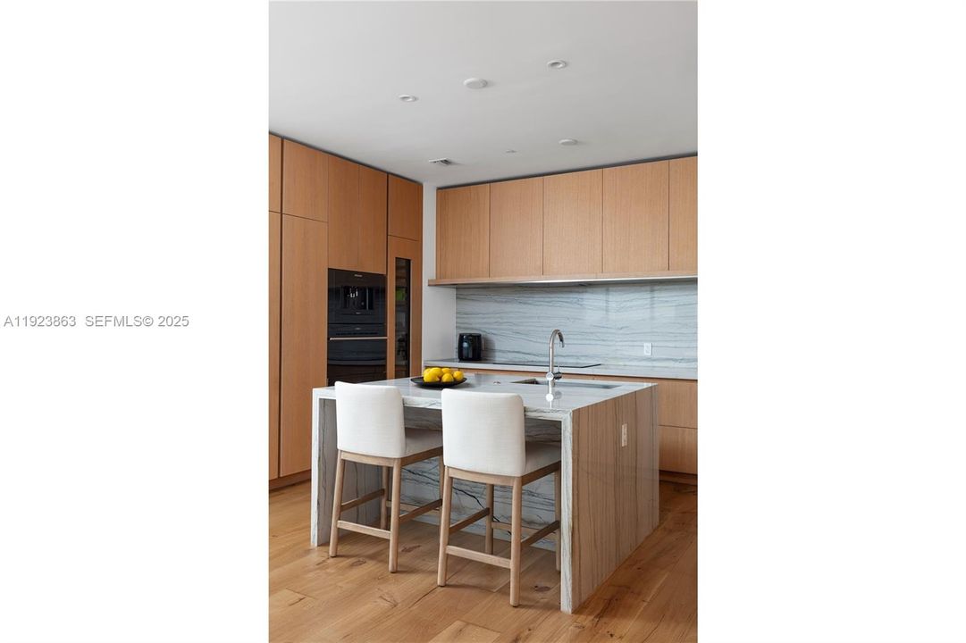 For Sale: $12,995,000 (3 beds, 3 baths, 2279 Square Feet)