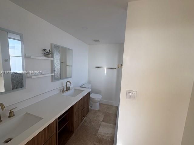 For Sale: $555,000 (2 beds, 2 baths, 1085 Square Feet)