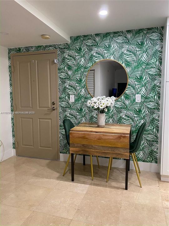 For Sale: $555,000 (2 beds, 2 baths, 1085 Square Feet)