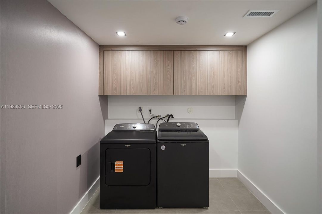 For Sale: $3,600,000 (5 beds, 4 baths, 4459 Square Feet)