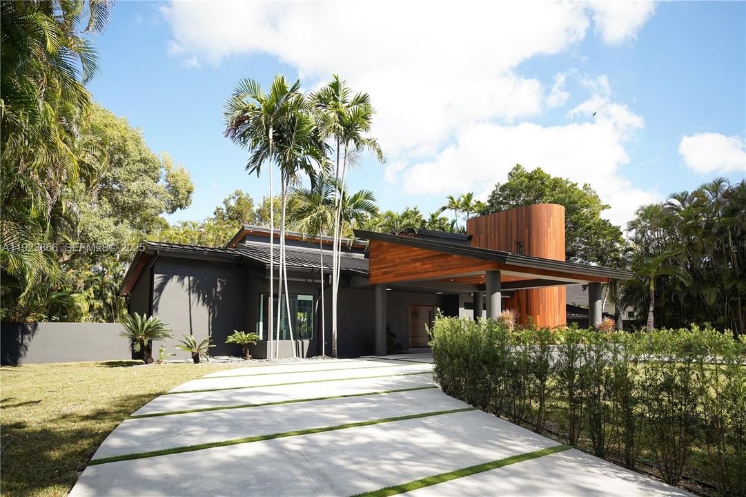 For Sale: $3,600,000 (5 beds, 4 baths, 4459 Square Feet)