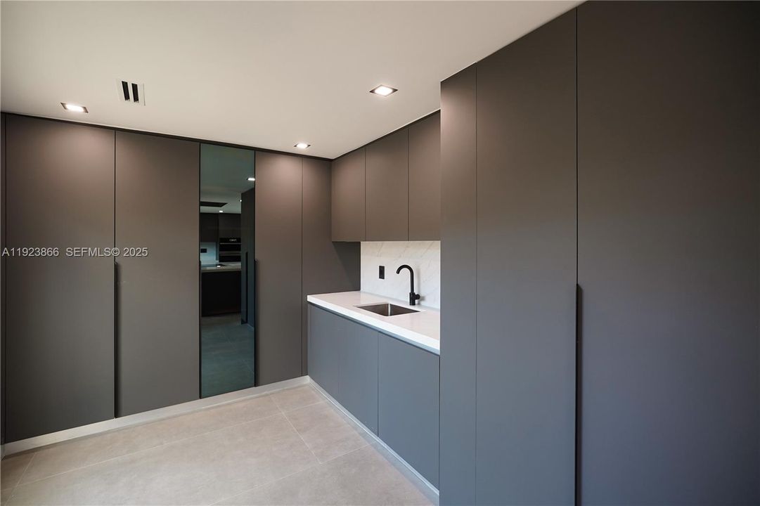 For Sale: $3,600,000 (5 beds, 4 baths, 4459 Square Feet)