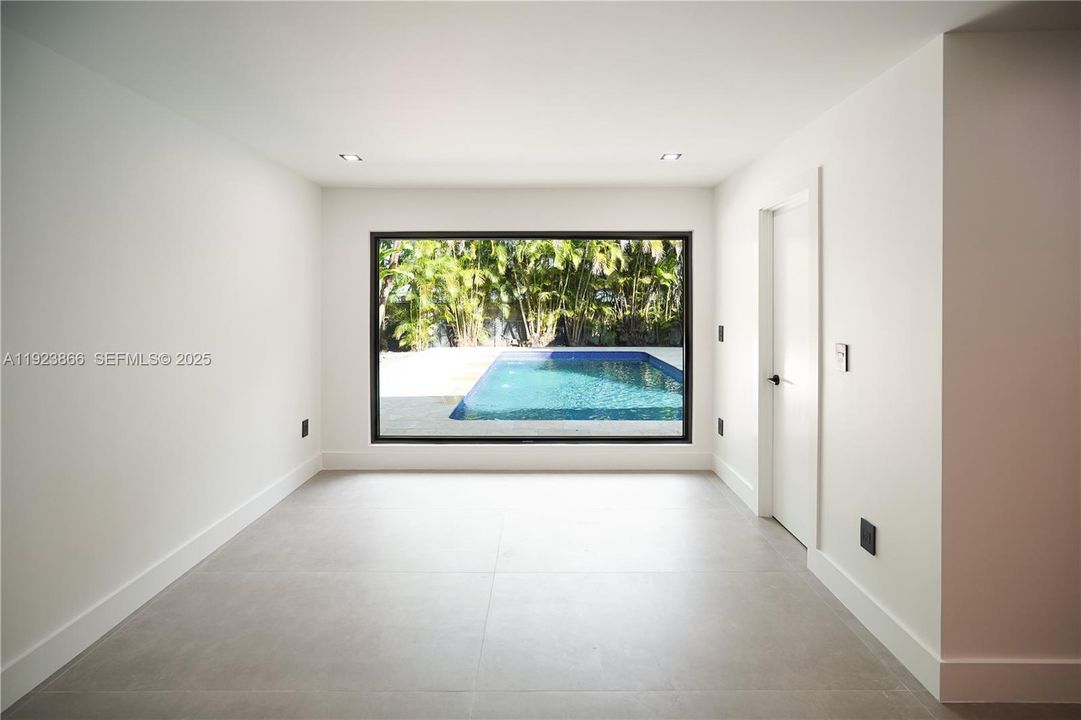 For Sale: $3,600,000 (5 beds, 4 baths, 4459 Square Feet)