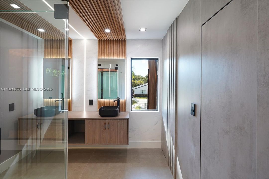 For Sale: $3,600,000 (5 beds, 4 baths, 4459 Square Feet)