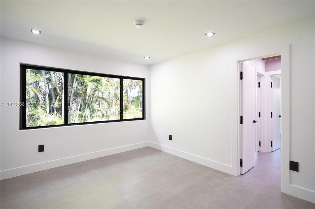 For Sale: $3,600,000 (5 beds, 4 baths, 4459 Square Feet)