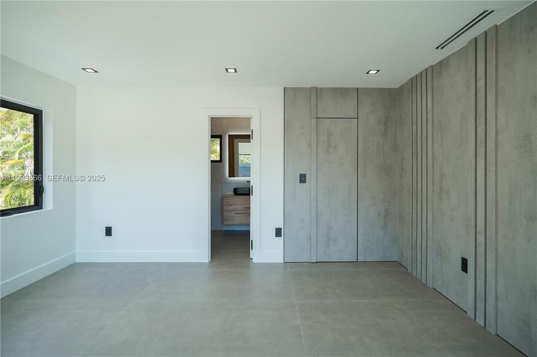 For Sale: $3,600,000 (5 beds, 4 baths, 4459 Square Feet)