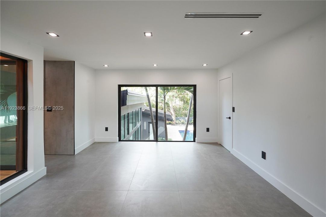 For Sale: $3,600,000 (5 beds, 4 baths, 4459 Square Feet)