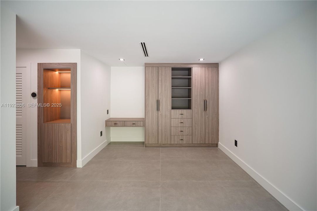 For Sale: $3,600,000 (5 beds, 4 baths, 4459 Square Feet)