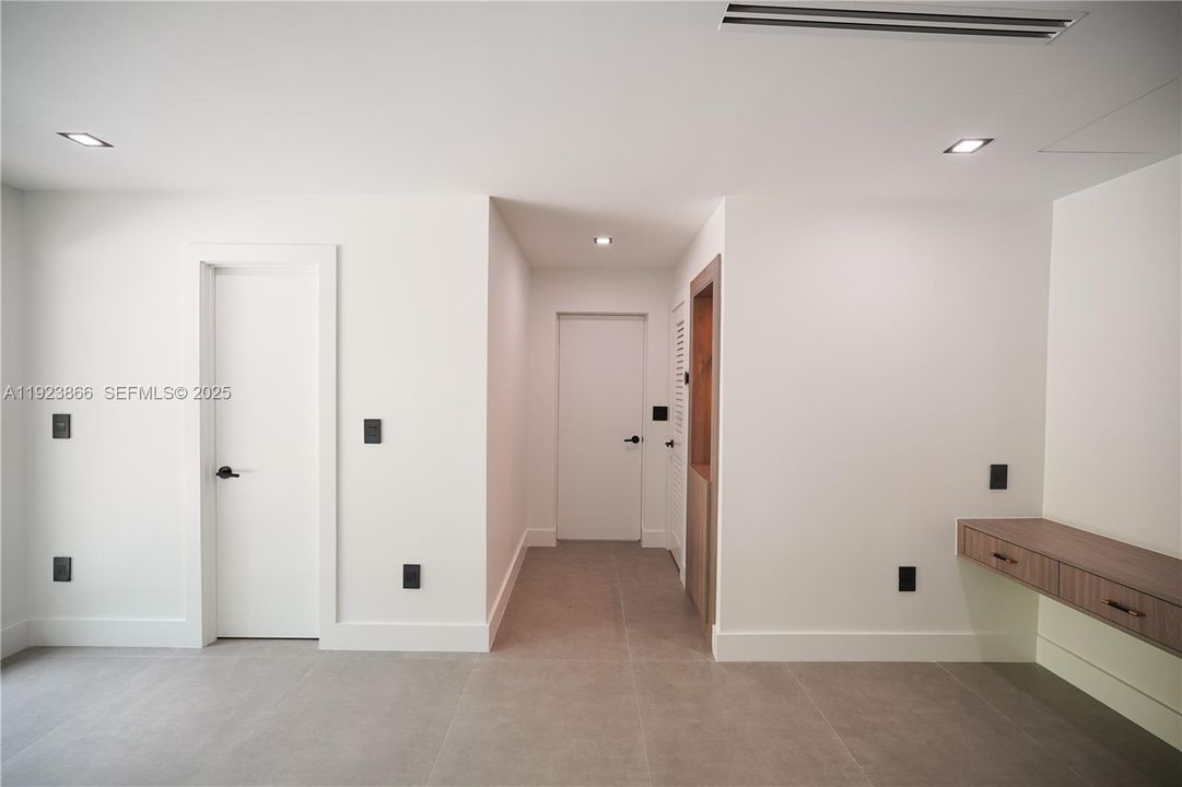 For Sale: $3,600,000 (5 beds, 4 baths, 4459 Square Feet)