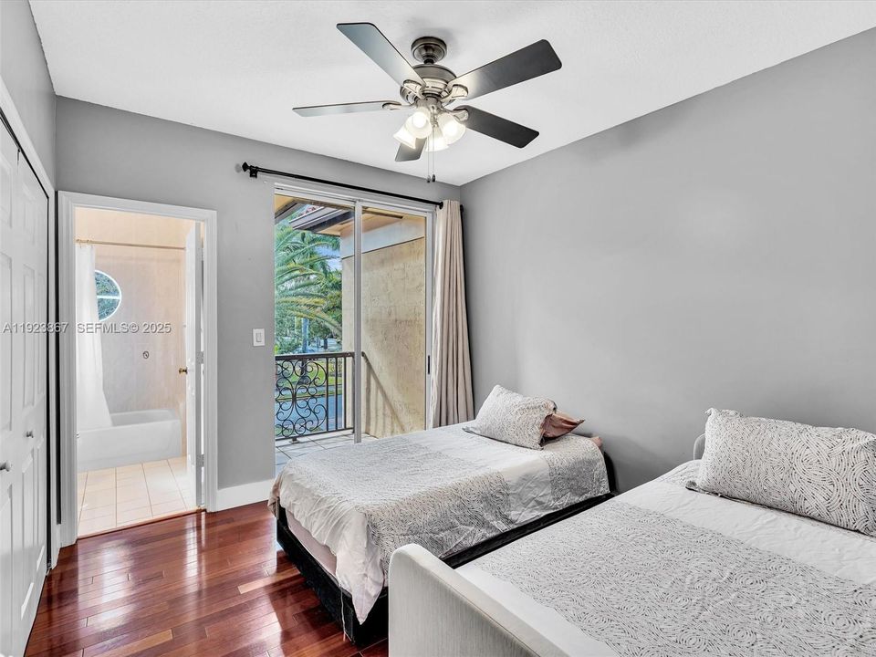 For Sale: $1,199,999 (5 beds, 4 baths, 2889 Square Feet)