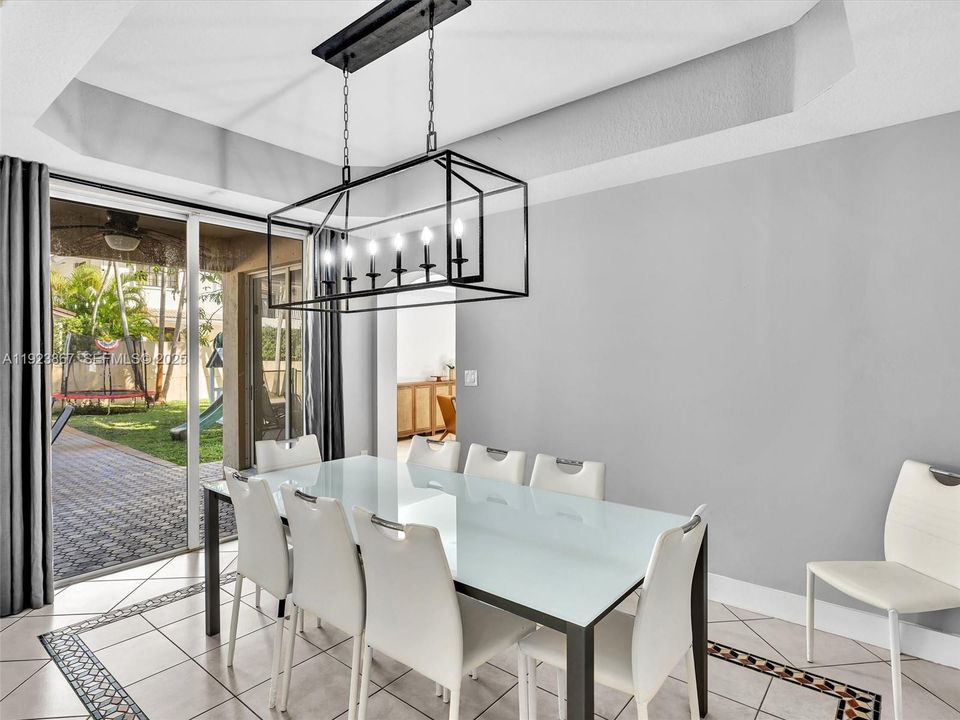 For Sale: $1,199,999 (5 beds, 4 baths, 2889 Square Feet)