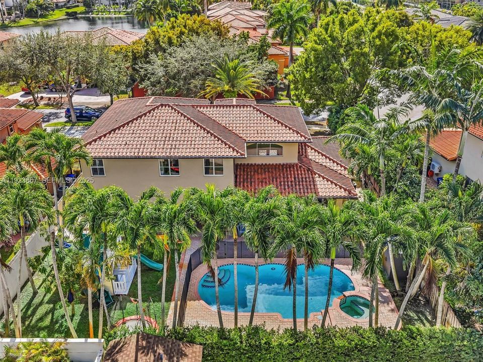 For Sale: $1,199,999 (5 beds, 4 baths, 2889 Square Feet)