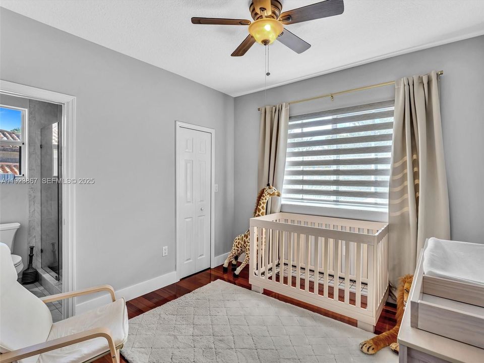 For Sale: $1,199,999 (5 beds, 4 baths, 2889 Square Feet)